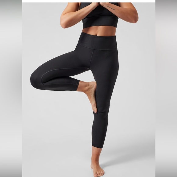 Athleta Pants - Athleta Elation 7/8 Tight // Black #293142